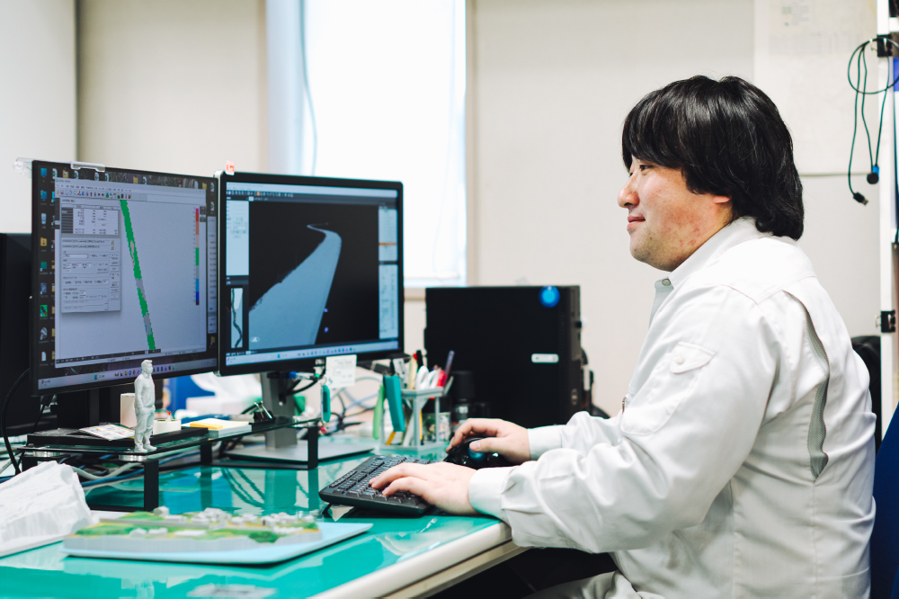 現在の業務内容を教えてください。